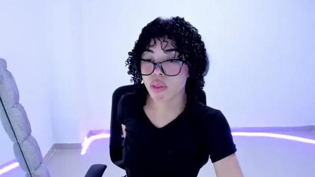 Image 4 of sweet_anie_04 Stream on Chaturbate on 13 months ago