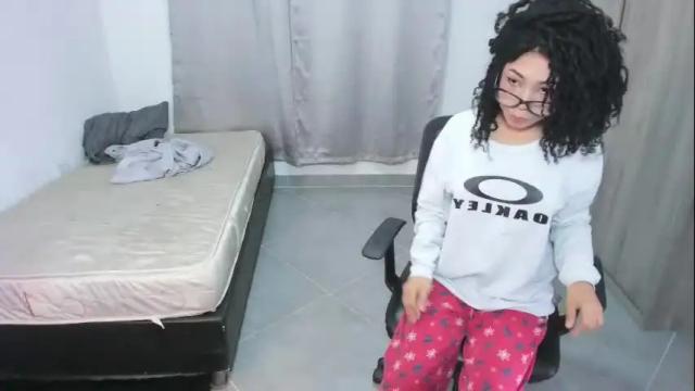 Image 3 of sweet_anie_04 Stream on Chaturbate on 1 month ago