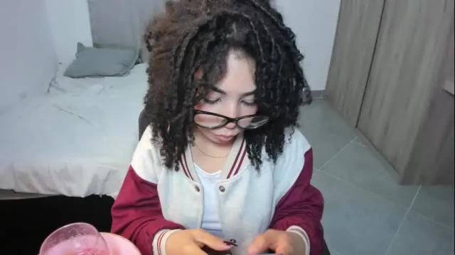 Thumbnail 3, sweet_anie_04's Stream at Chaturbate, 1 month ago