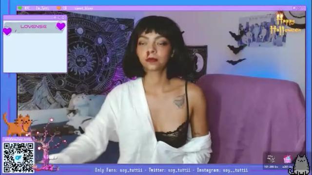 Image 3 of sweet_bluee Stream on Chaturbate on 2 months ago
