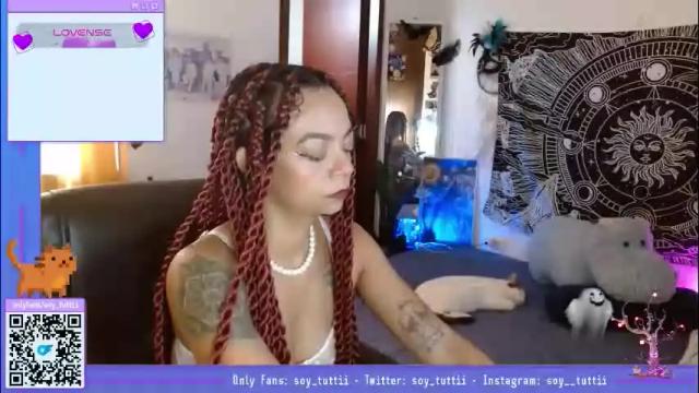 Image 2 of sweet_bluee Stream on Chaturbate on 1 month ago