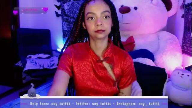 Image 11 of sweet_bluee Stream on Chaturbate on 29 days ago