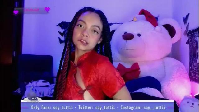 Image 7 of sweet_bluee Stream on Chaturbate on 29 days ago