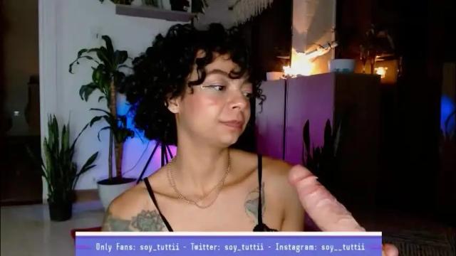 Image 11 of sweet_bluee Stream on Chaturbate on 1 day ago