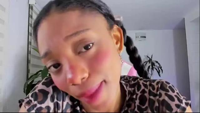 Image 7 of sweet_brunette88 Stream on Chaturbate on 12 days ago