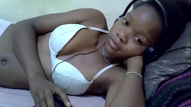 Image 2 of sweet_candy2001 Stream on Chaturbate on 16 days ago