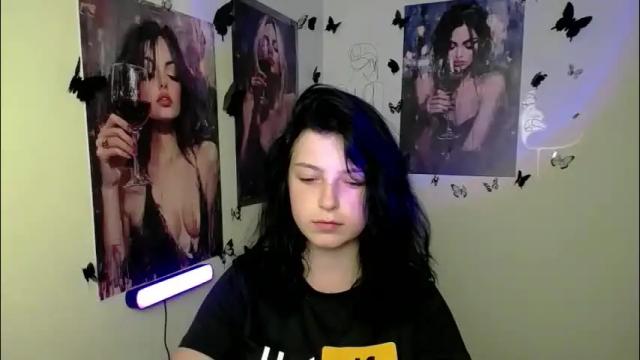 Image 3 of sweet_cherryg Stream on Chaturbate on 2 months ago