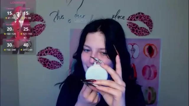 Image 4 of sweet_cherryg Stream on Chaturbate on 24 days ago