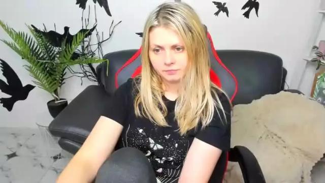 Image 12 of sweet_emily4u Stream on Chaturbate on 14 months ago