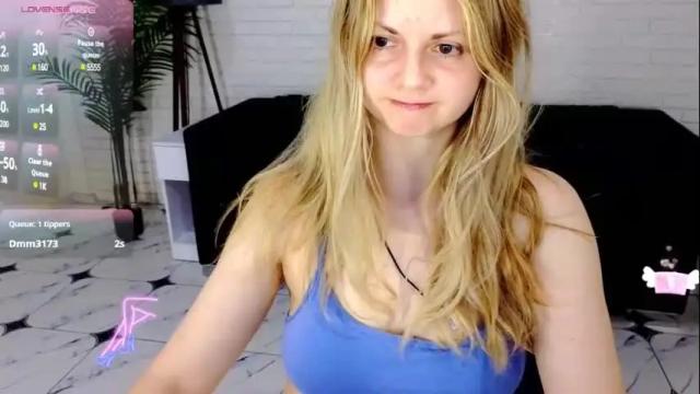 Image 3 of sweet_emily4u Stream on Chaturbate on 1 month ago