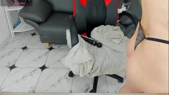 Image 3 of sweet_emily4u Stream on Chaturbate on 11 days ago