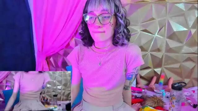 Image 7 of sweet_emmili Stream on Chaturbate on 1 month ago