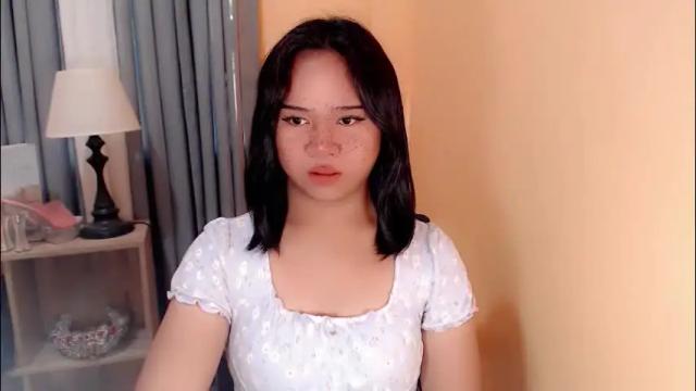 Image 3 of sweet_hoelly Stream on Chaturbate on 1 month ago