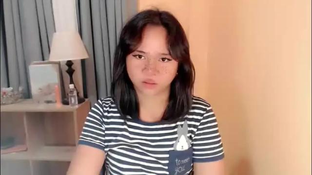 Image 3 of sweet_hoelly Stream on Chaturbate on 26 days ago