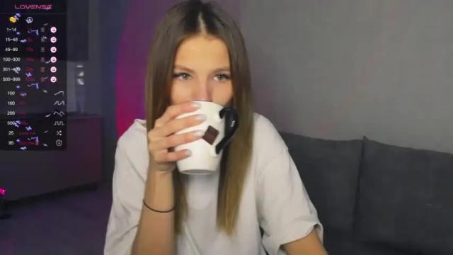 Image 4 of sweet_idol Stream on Chaturbate on 22 months ago