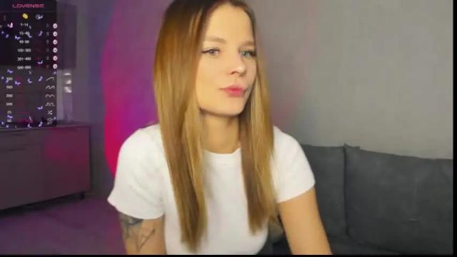 Image 4 of sweet_idol Stream on Chaturbate on 22 months ago