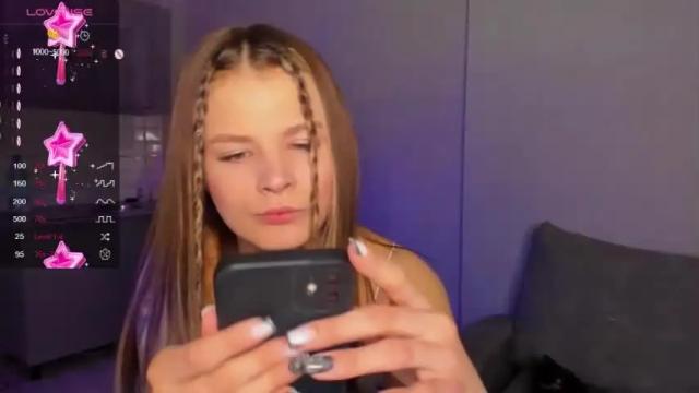 Image 6 of sweet_idol Stream on Chaturbate on 22 months ago