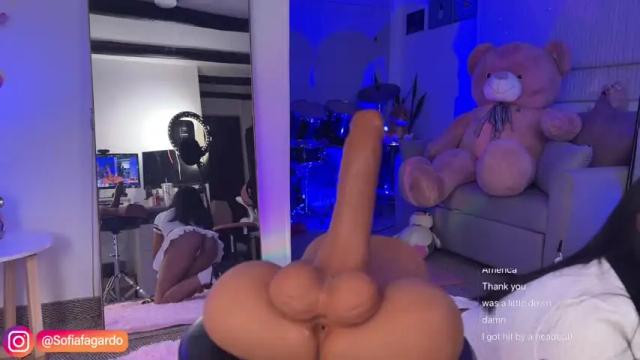 Image 11 of sweet_littleee Stream on Chaturbate on 9 days ago