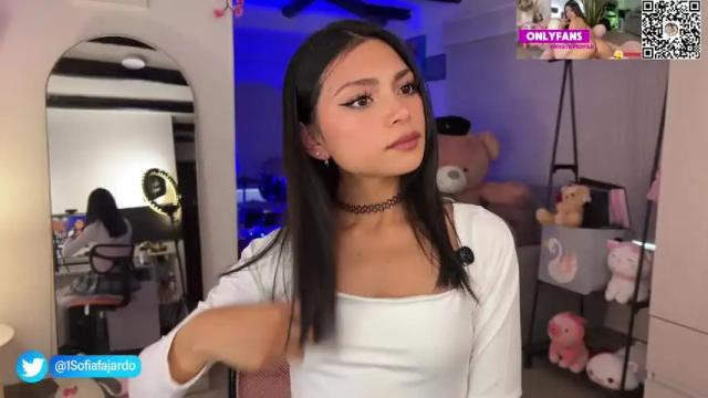 Image 4 of sweet_littleee Stream on Chaturbate on 1 month ago