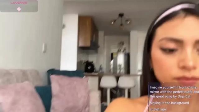 Image 3 of sweet_littleee Stream on Chaturbate on 2 months ago