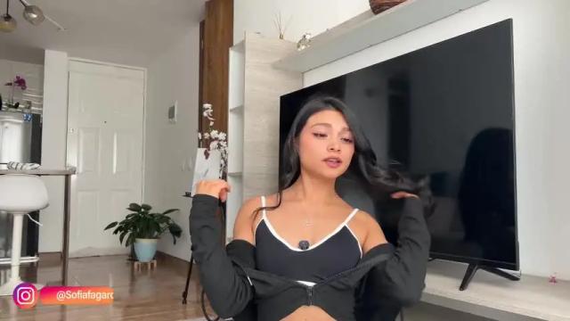 Image 6 of sweet_littleee Stream on Chaturbate on 28 days ago