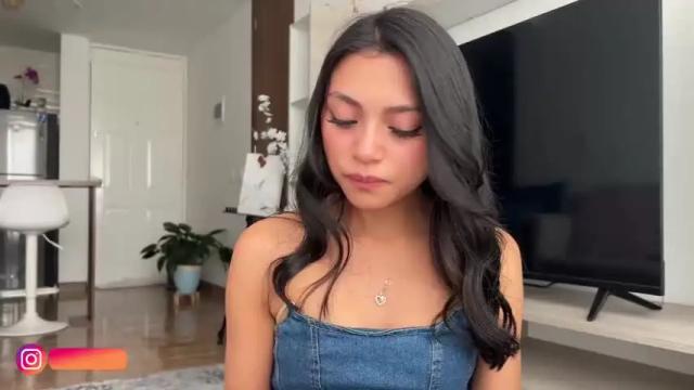 Image 11 of sweet_littleee Stream on Chaturbate on 27 days ago