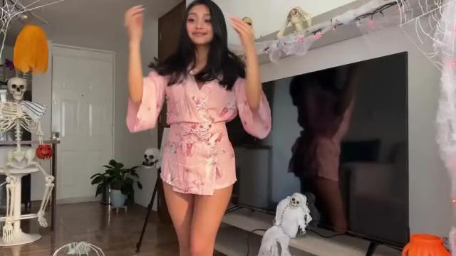 Image 6 of sweet_littleee Stream on Chaturbate on 6 hours ago