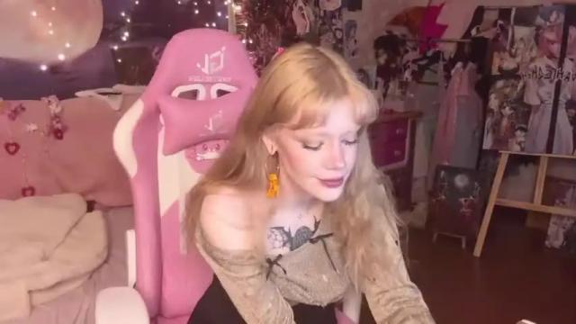 Image 2 of sweet_melissa133 Stream on Chaturbate on 13 months ago