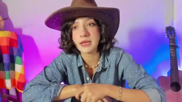 Image 2 of sweet_melodie Stream on Chaturbate on 17 months ago