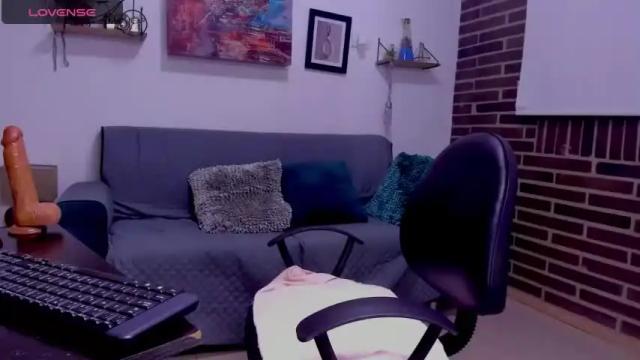 Image 4 of sweet_shade Stream on Chaturbate on 18 months ago