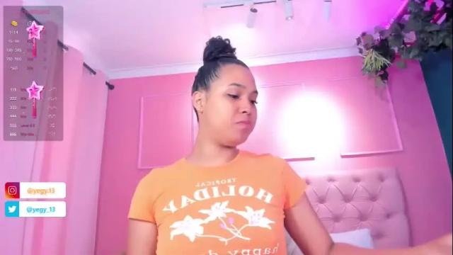 Image 3 of sweet_starxx Stream on Chaturbate on 27 days ago
