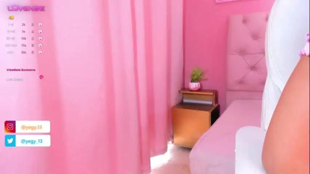 Image 8 of sweet_starxx Stream on Chaturbate on 6 days ago