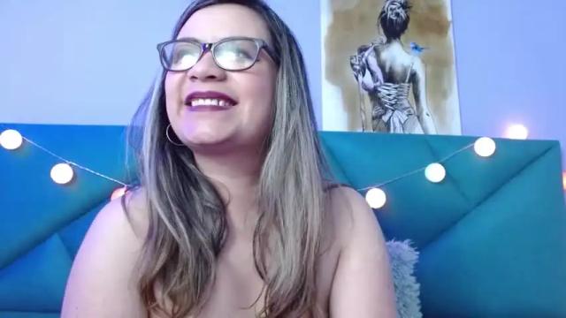Image 2 of sweet_violleta Stream on Chaturbate on 19 months ago
