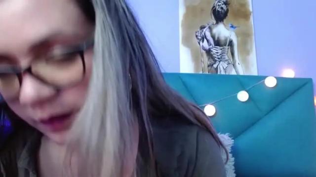 Image 4 of sweet_violleta Stream on Chaturbate on 19 months ago