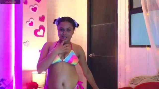 Image 3 of sweet_xue18 Stream on Chaturbate on 20 months ago