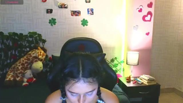 Image 10 of sweet_xue18 Stream on Chaturbate on 17 months ago