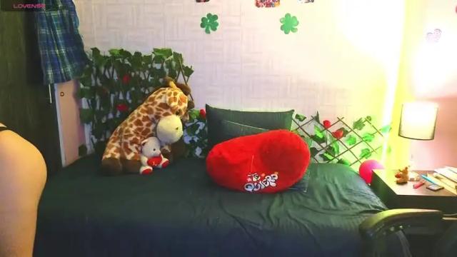 Image 4 of sweet_xue18 Stream on Chaturbate on 17 months ago