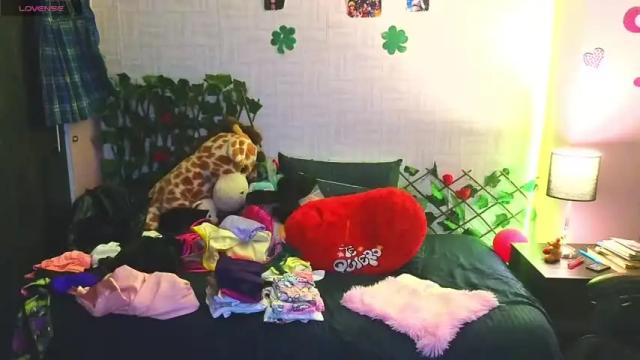 Image 6 of sweet_xue18 Stream on Chaturbate on 17 months ago