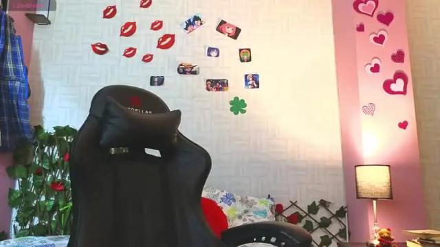 Image 12 of sweet_xue18 Stream on Chaturbate on 17 months ago