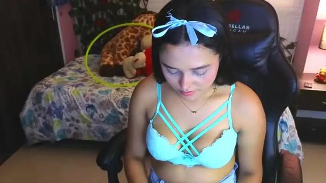 Image 3 of sweet_xue18 Stream on Chaturbate on 19 months ago