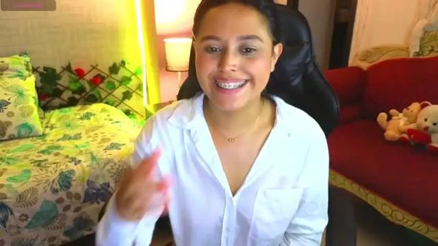 Image 6 of sweet_xue18 Stream on Chaturbate on 16 months ago