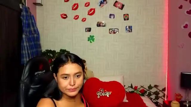 Image 12 of sweet_xue18 Stream on Chaturbate on 16 months ago