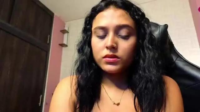 Image 3 of sweet_xue18 Stream on Chaturbate on 16 months ago