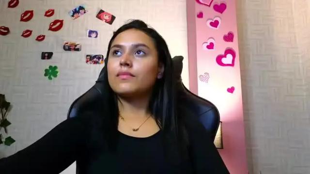 Image 2 of sweet_xue18 Stream on Chaturbate on 16 months ago
