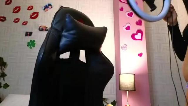 Image 3 of sweet_xue18 Stream on Chaturbate on 16 months ago