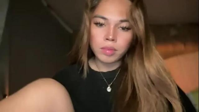 Image 3 of sweetalexa19 Stream on Chaturbate on 2 months ago
