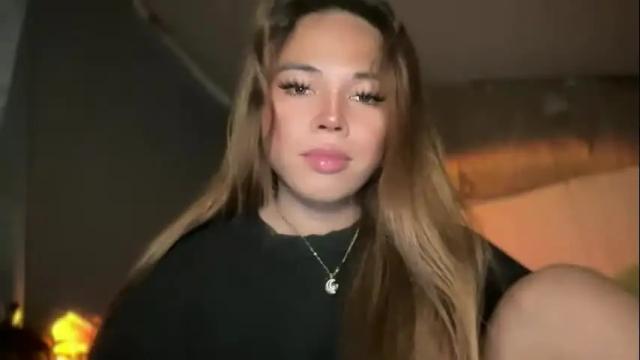 Image 4 of sweetalexa19 Stream on Chaturbate on 2 months ago