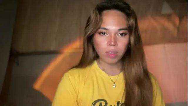 Image 2 of sweetalexa19 Stream on Chaturbate on 2 months ago