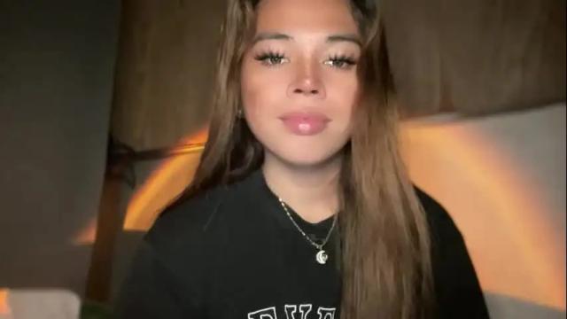 Image 3 of sweetalexa19 Stream on Chaturbate on 2 months ago
