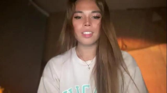 Image 10 of sweetalexa19 Stream on Chaturbate on 2 months ago